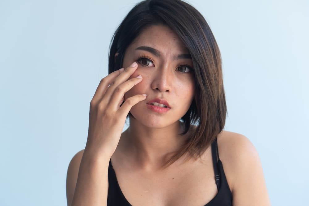 What Happens When a Woman’s Right Eye Twitches? Vedic Astrology Reveals All