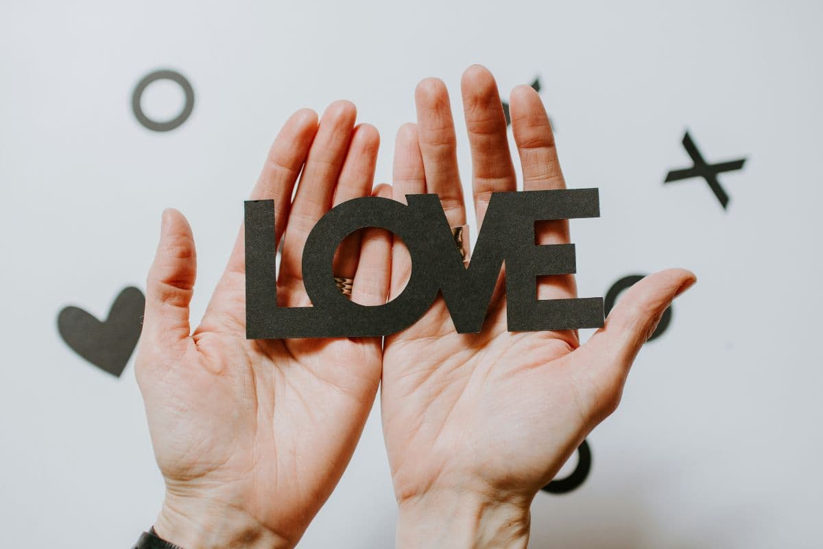 Love Horoscope Oct 13–19, 2025: Relationship and romance predictions