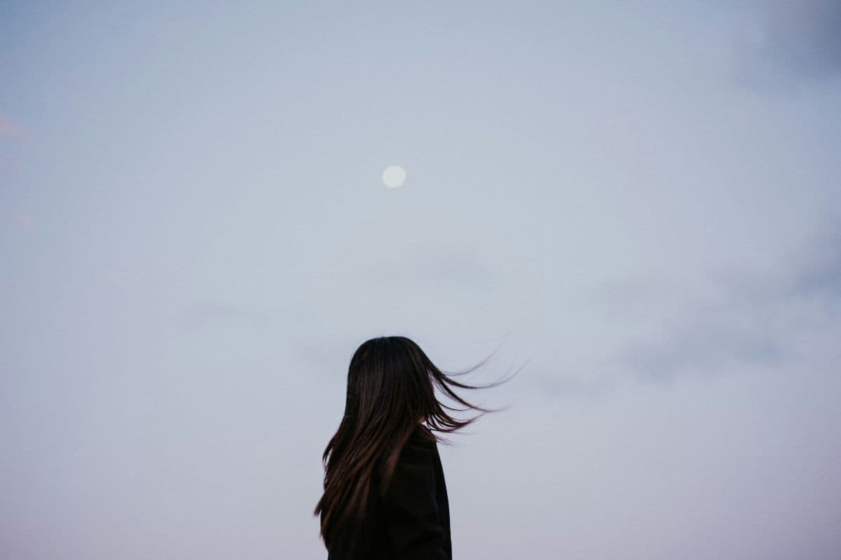 Moon Combustion March 2026: How It Affects Emotions, Sleep, and Relationships