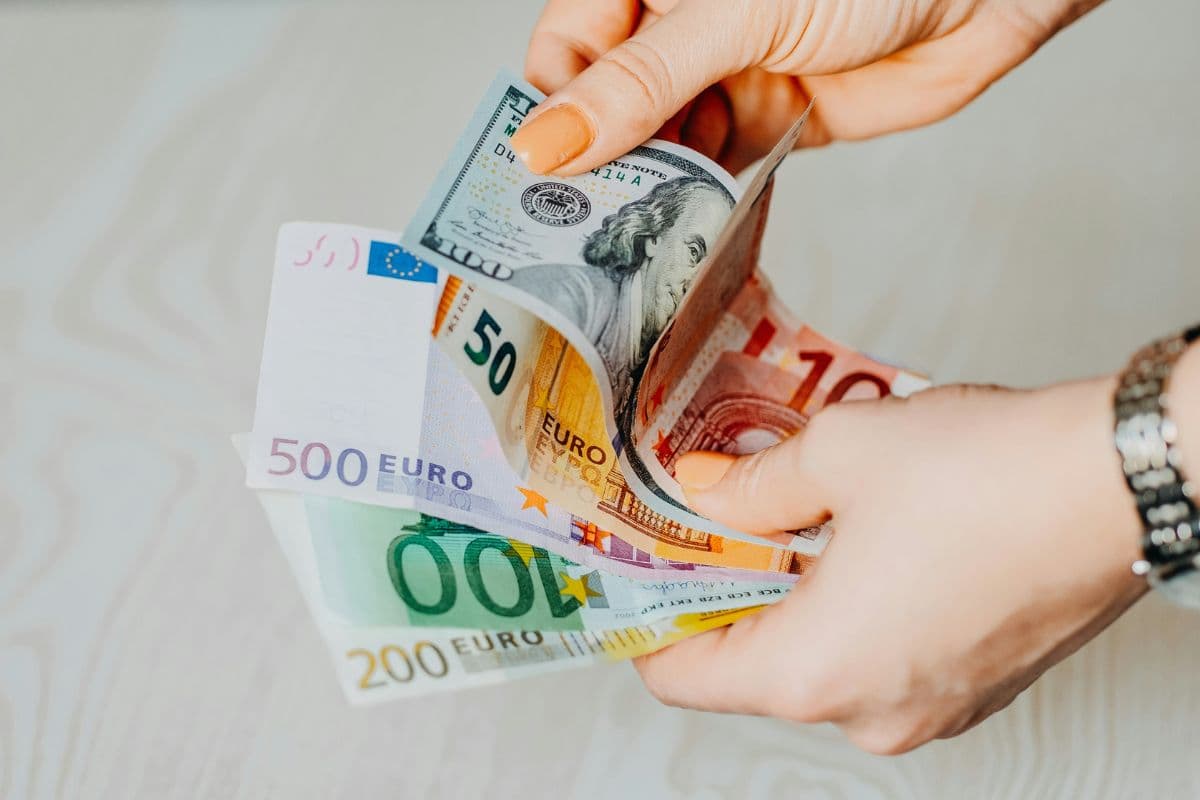 Money Horoscope November 10–16, 2025: Who’s lucky in finances this week?